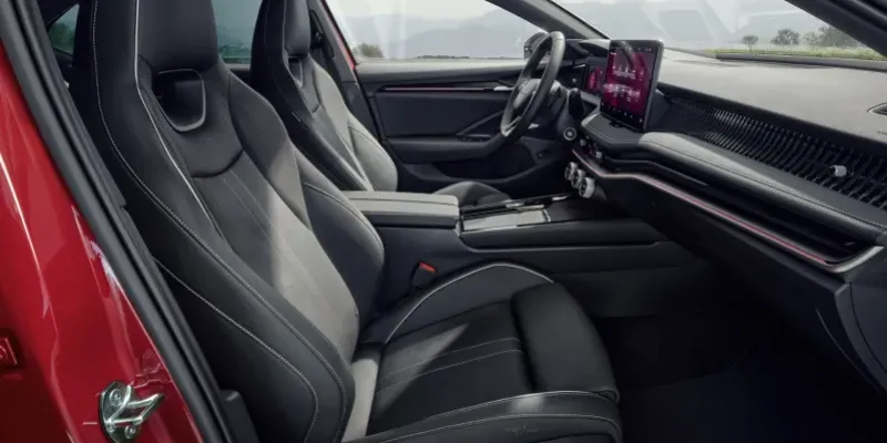 Sedili con tecnologia Smart Comfort Entry