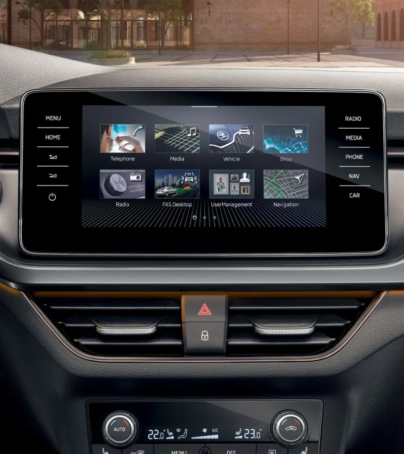 Sistema di infotainment e navigazione