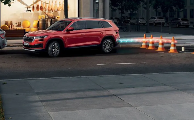 Parking Distance Control con frenata d'emergenza